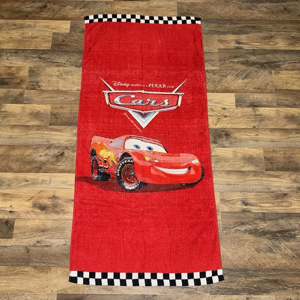 Disney Pixar CARS Lightning McQueen Beach Towel 51